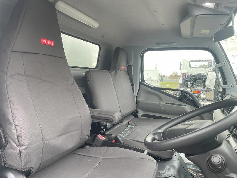 2025 Fuso Canter 815 