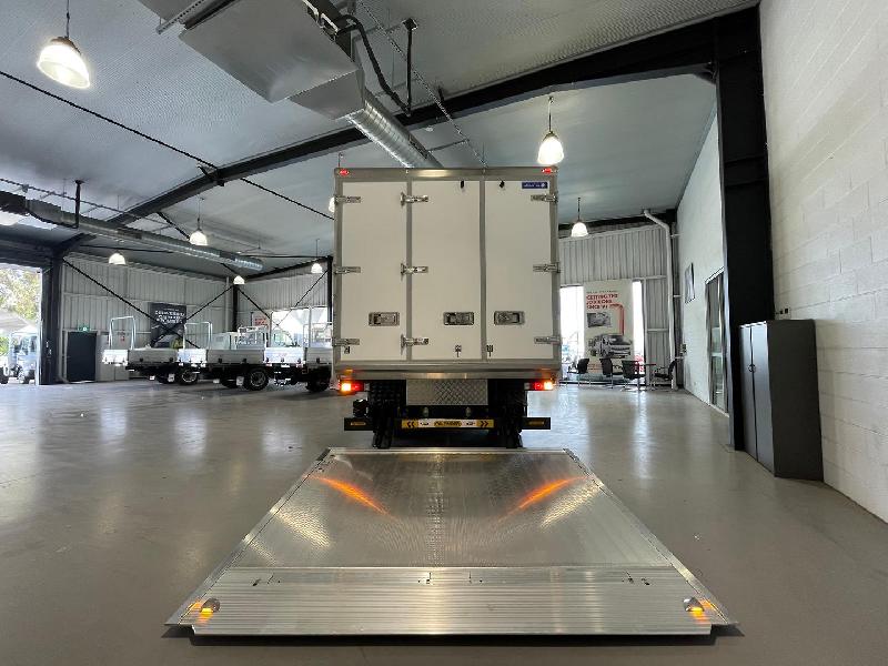 2024 Fuso Canter 815 