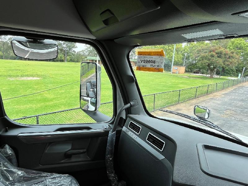 2024 Freightliner Cascadia 126 Tipper 