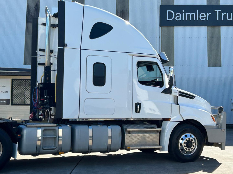 2022 Freightliner Cascadia 126 Available now 