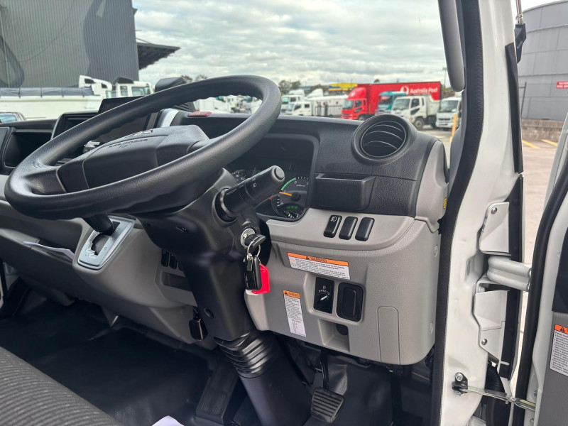 2025 Fuso Canter 615 