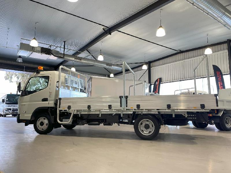 2025 Fuso CANTER 515 