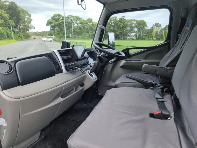 2025 Fuso Canter 515 