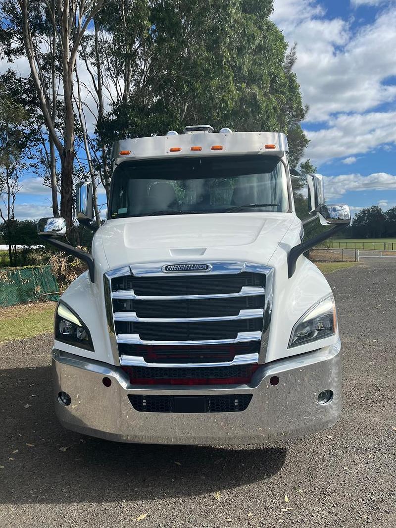 2024 Freightliner Cascadia 126 Tipper 