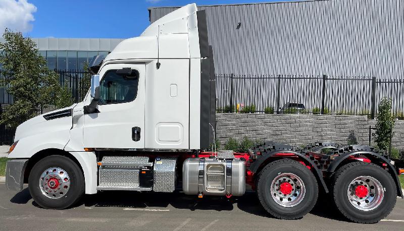 2025 Freightliner Cascadia 126 