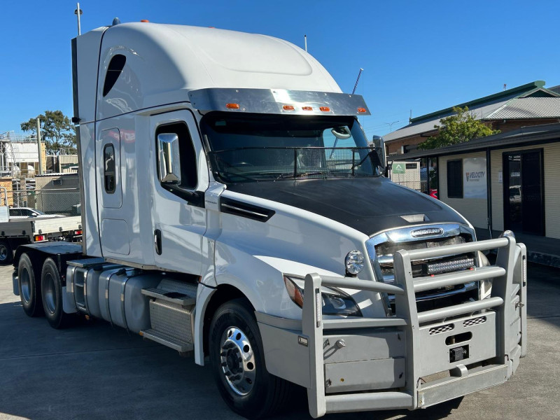 2022 Freightliner Cascadia 126 Available now 