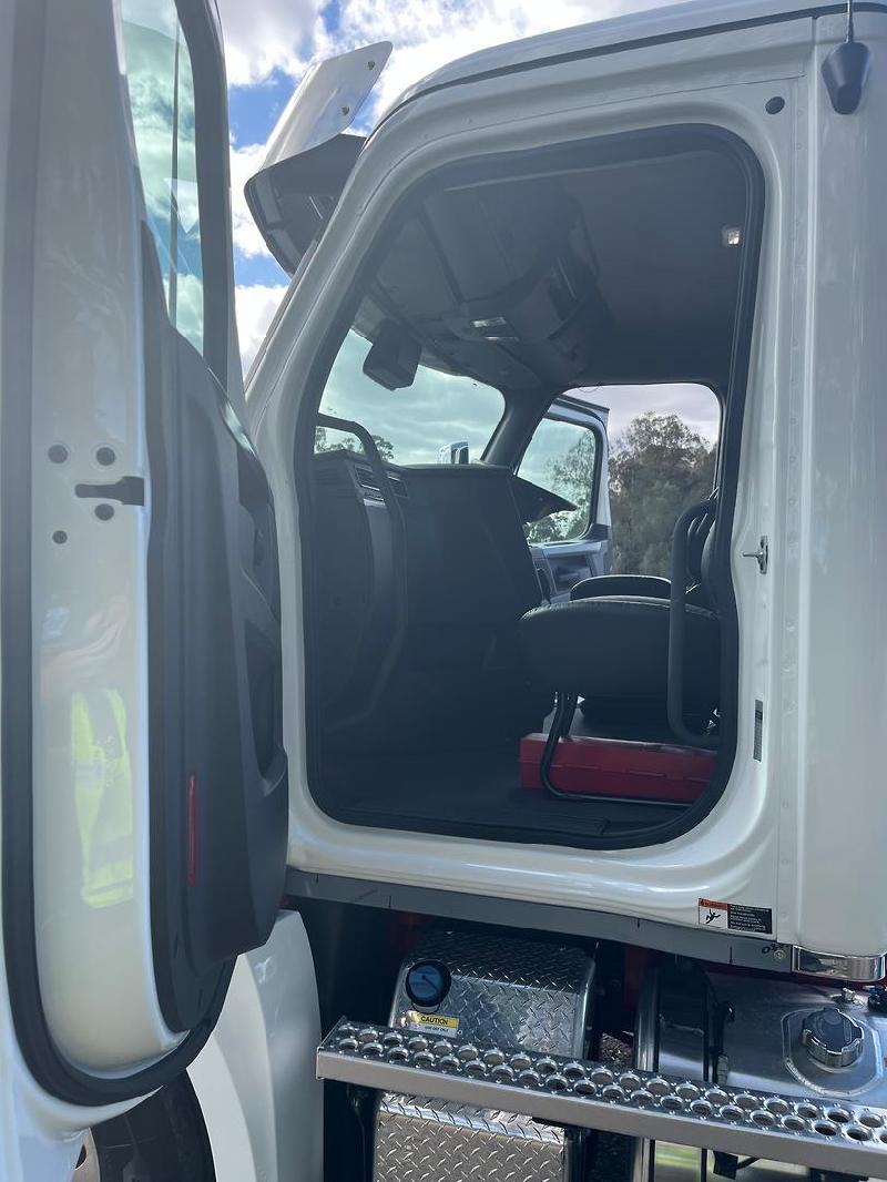 2024 Freightliner Cascadia 126 Tipper 