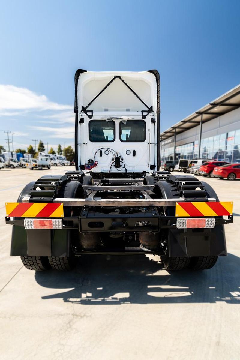 2024 Freightliner Cascadia 126 
