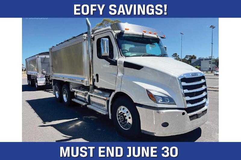 2023 Freightliner Cascadia 116 Tipper