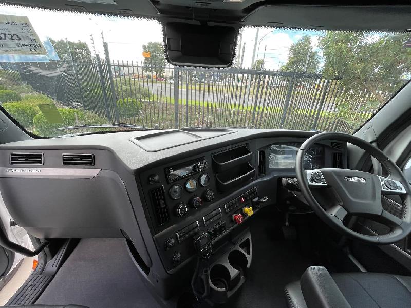 2024 Freightliner Cascadia 116 
