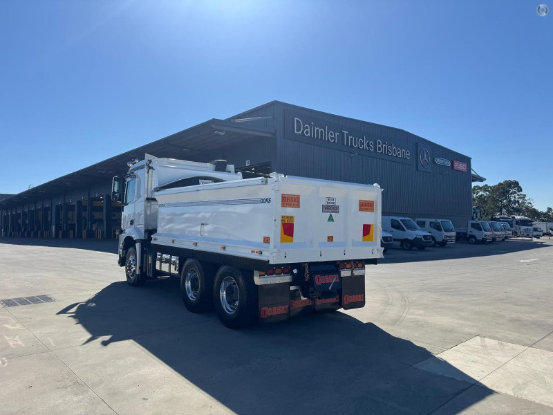 Velocity Truck Centers Australia