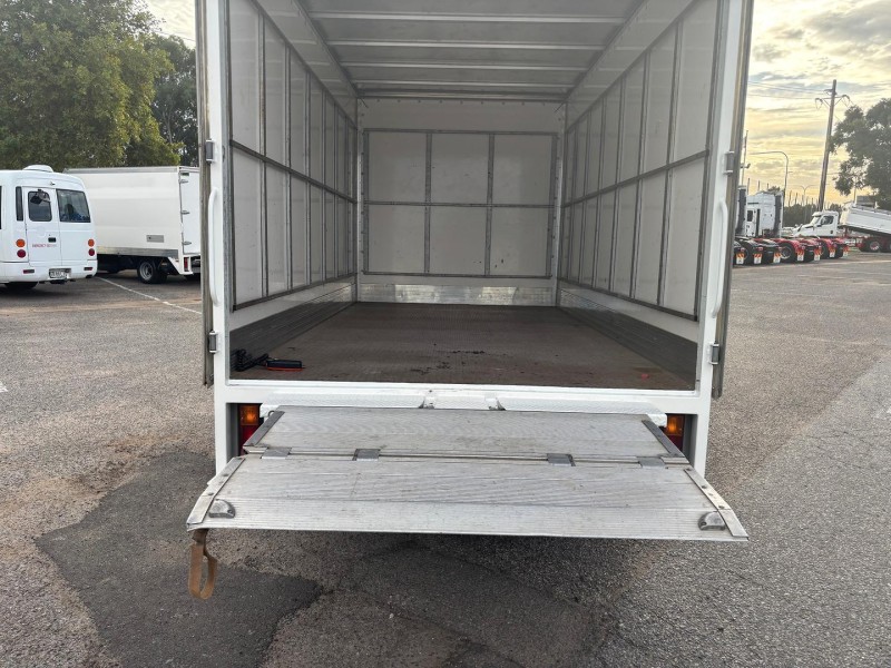 2021 Fuso Canter 515 Pantech with tailgate lifter 