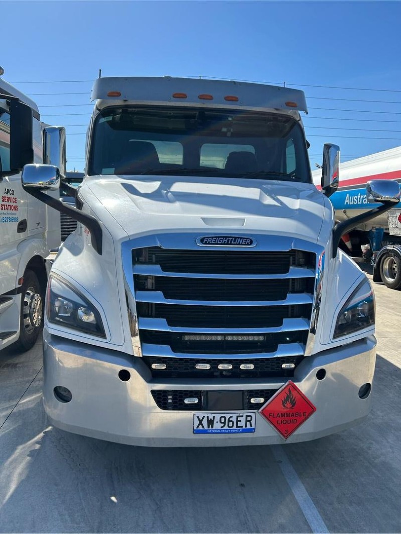 2022 Freightliner Cascadia 116 Day Cab 