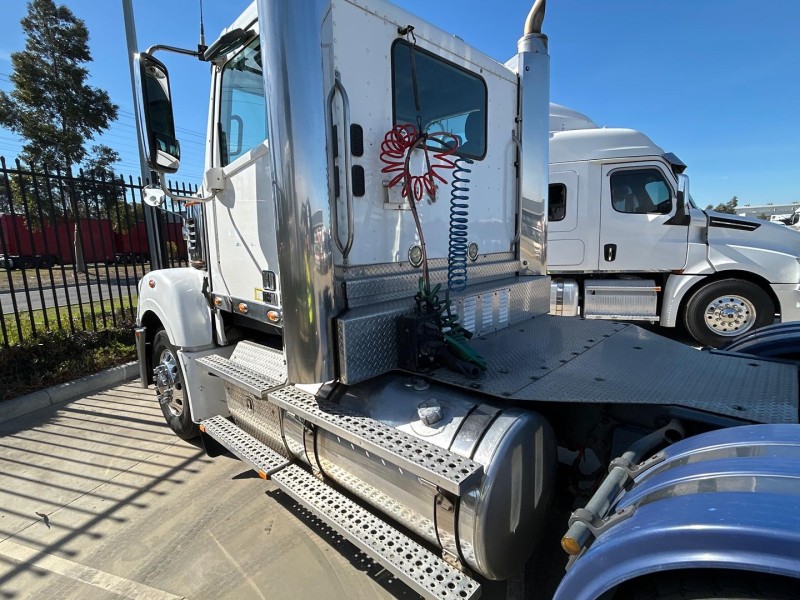 2019 Freightliner Coronado 114 