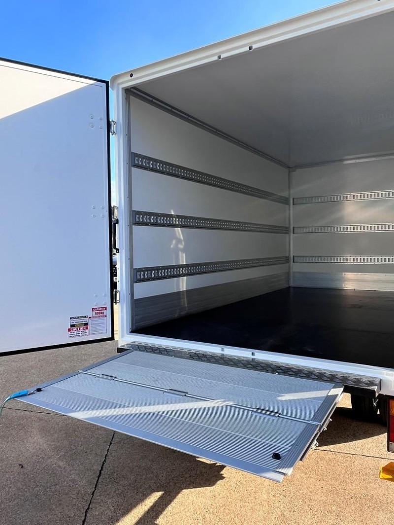 2024 Fuso Canter 515 LIDERKIT LIGHTWEIGHT BODY AND LOADER 