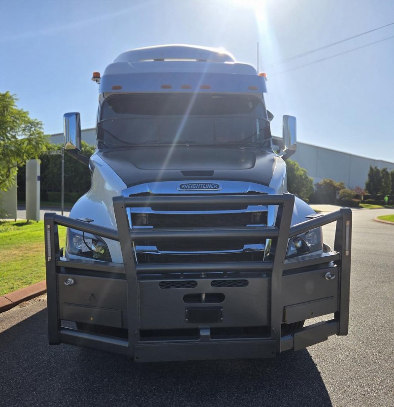 2021 Freightliner Cascadia AS HIGHROOF 6X4 PRIME MOVER 