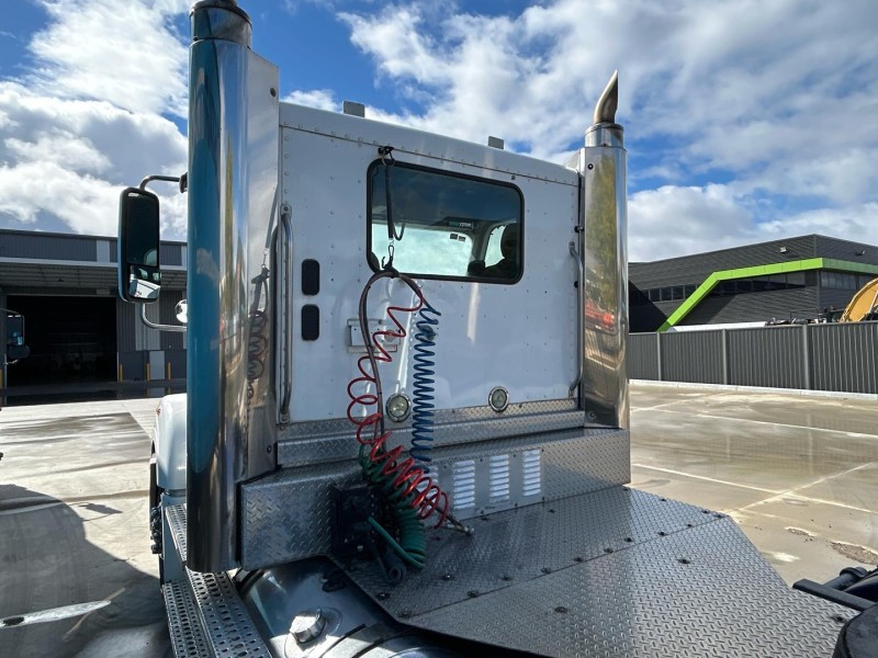 2019 Freightliner Coronado 114 