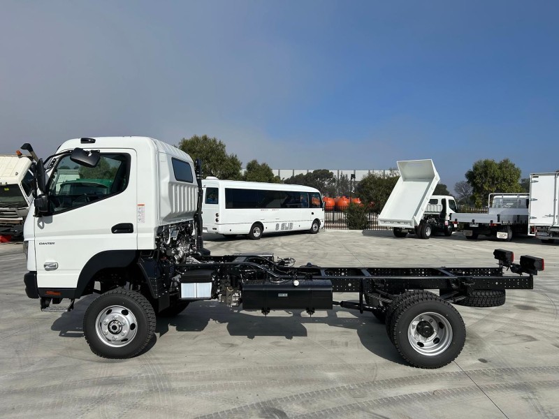 2026 Fuso Canter 4x4 4x4 CANTER IN STOCK READY FOR CUSTOM BODY 
