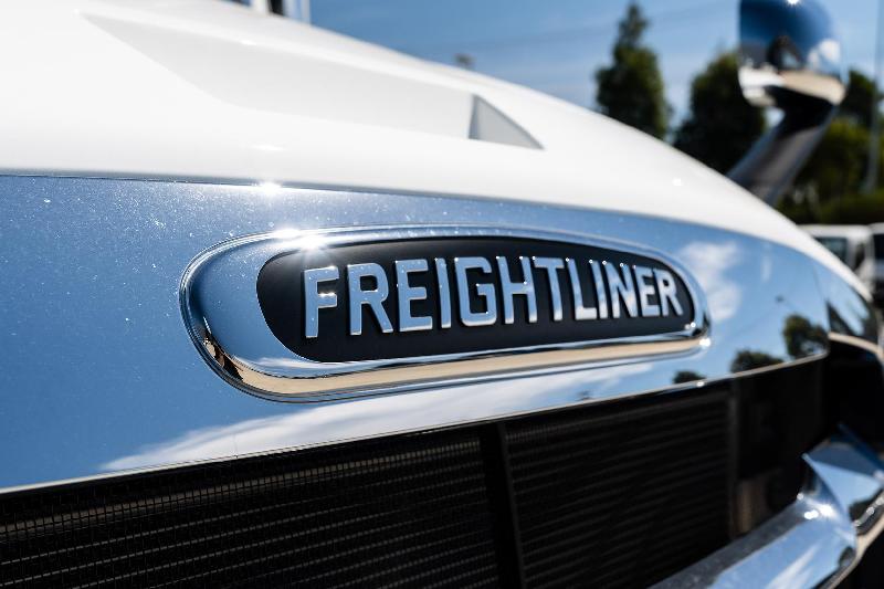 2024 Freightliner Cascadia 126 