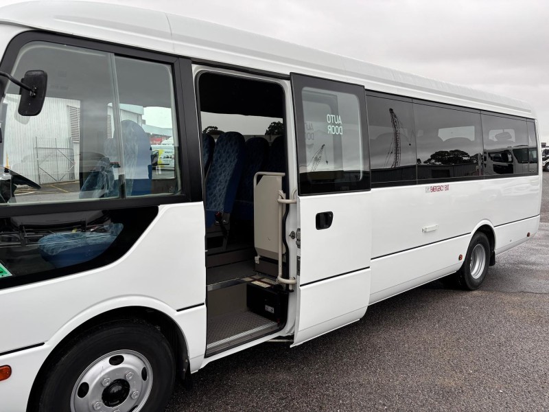 2016 Fuso Rosa Deluxe 25 Seat 