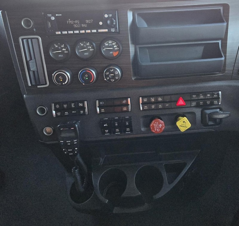 2021 Freightliner Cascadia 126 