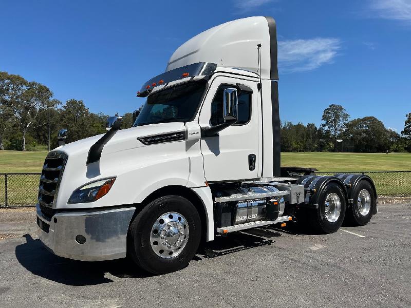 2023 Freightliner Cascadia 126 Its time to go 