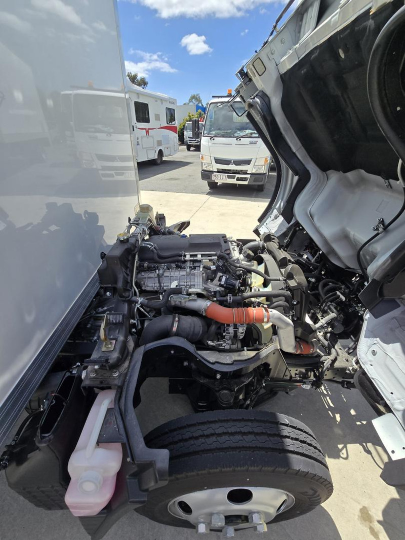 2025 Fuso Canter 515 2025 Fuso Canter 515 Ally Pantech with Roller Door 