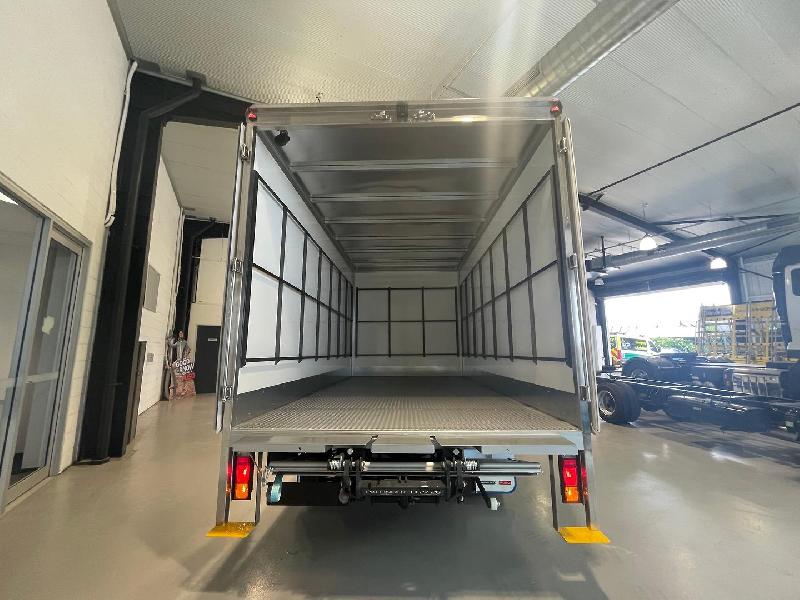2025 Fuso 515 Car Licence Pantech 