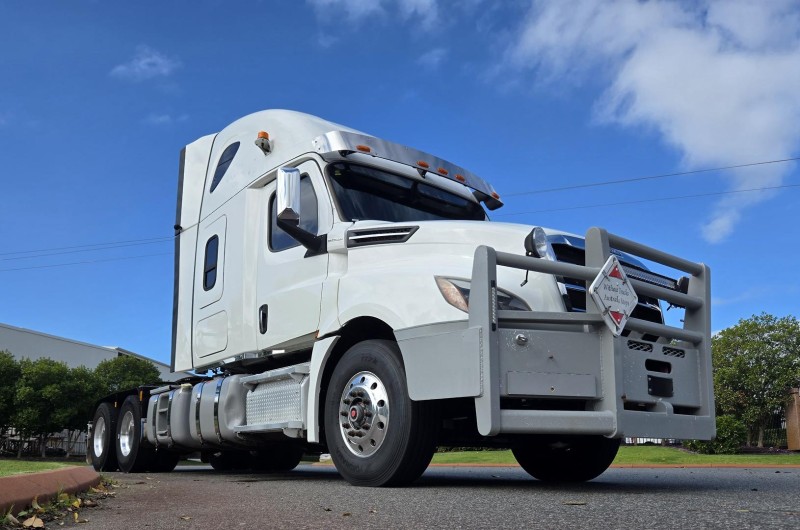 2021 Freightliner Cascadia 126 126 