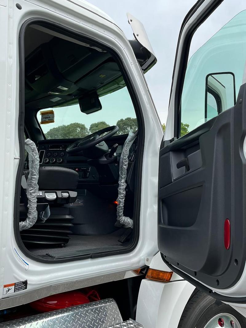 2024 Freightliner Cascadia 126 Tipper 
