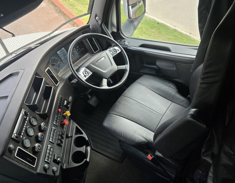 2021 Freightliner Cascadia 126 