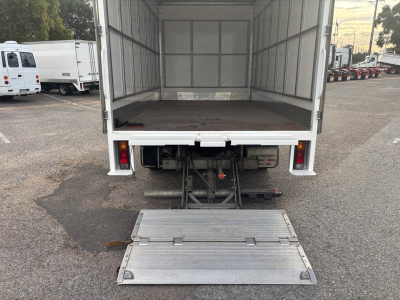 2021 Fuso Canter 515 Pantech with tailgate lifter 