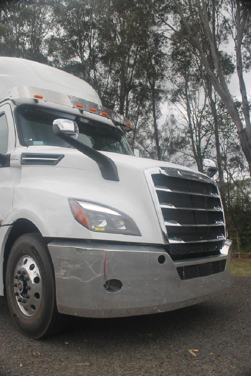 2024 Freightliner Cascadia 126 