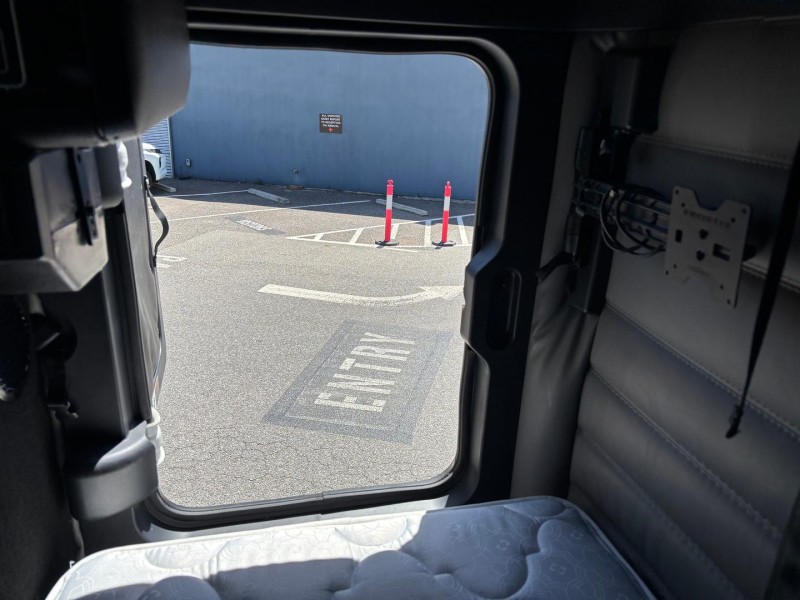 2021 Freightliner Cascadia 126 145000kg GCM 60 inch sleeper Double bunks 