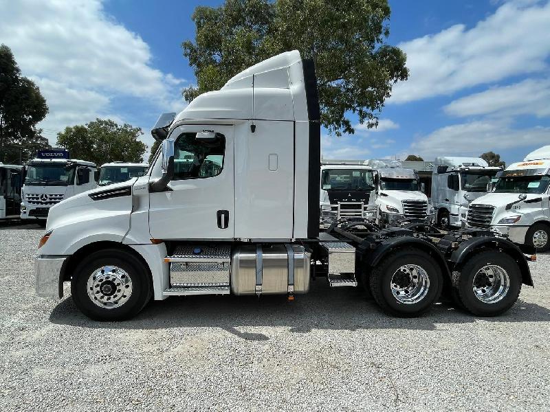 2024 Freightliner Cascadia 126 