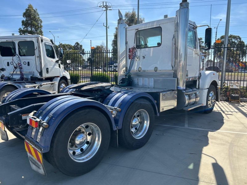 2019 Freightliner Coronado 114 