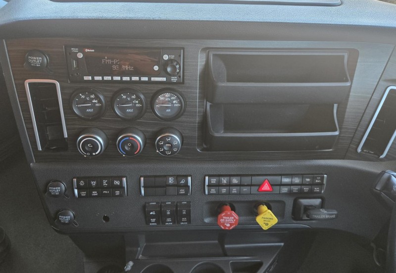 2022 Freightliner Cascadia 126 2022 FREIGHTLINER 126 CASCADIA PRIME MOVER 