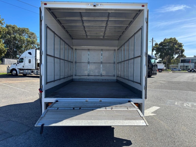 2020 Fuso Canter 515 Pantech with tuckaway tailgate lifter 