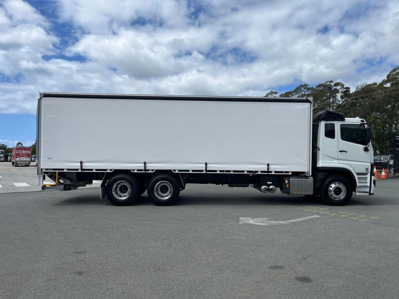 2026 Fuso Shogun FV84 400 Curtainsider 8700mml with a 3T DHollandia Tailgate 