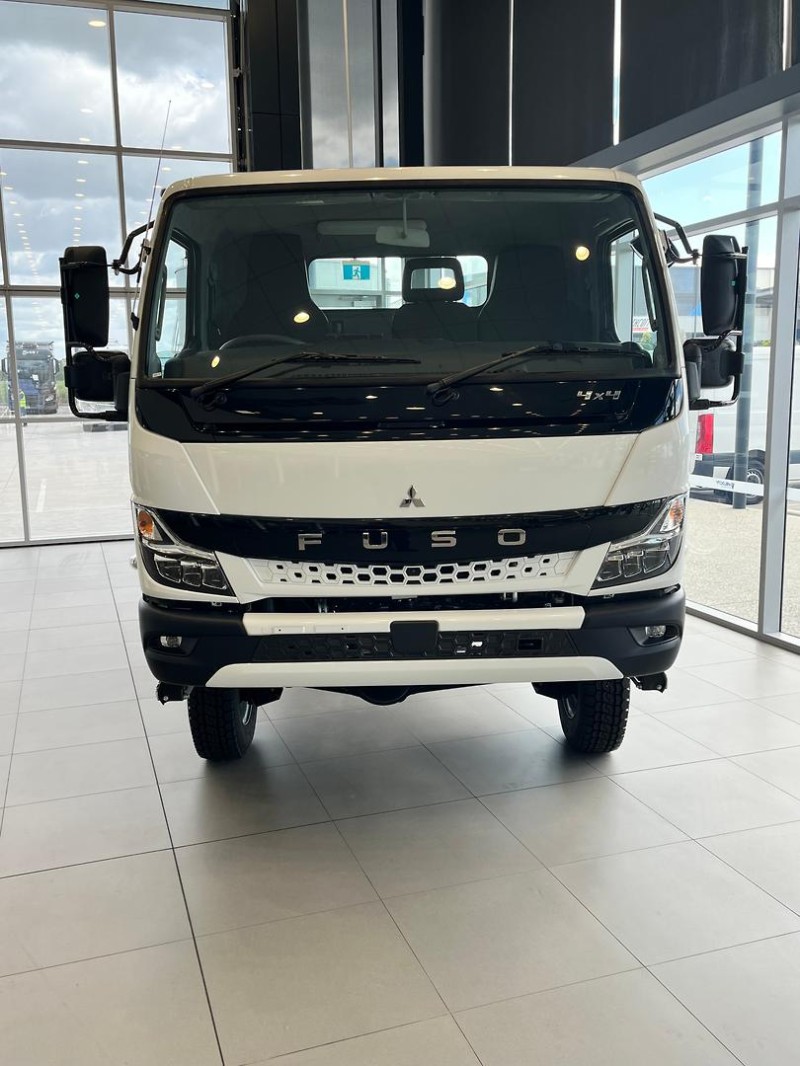 2026 Fuso Canter 4x4 CAB CHASSIS 
