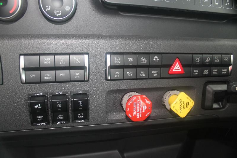 2024 Freightliner Cascadia 126 