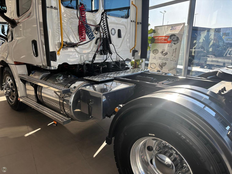 2024 Freightliner Cascadia 126 Prime Mover 