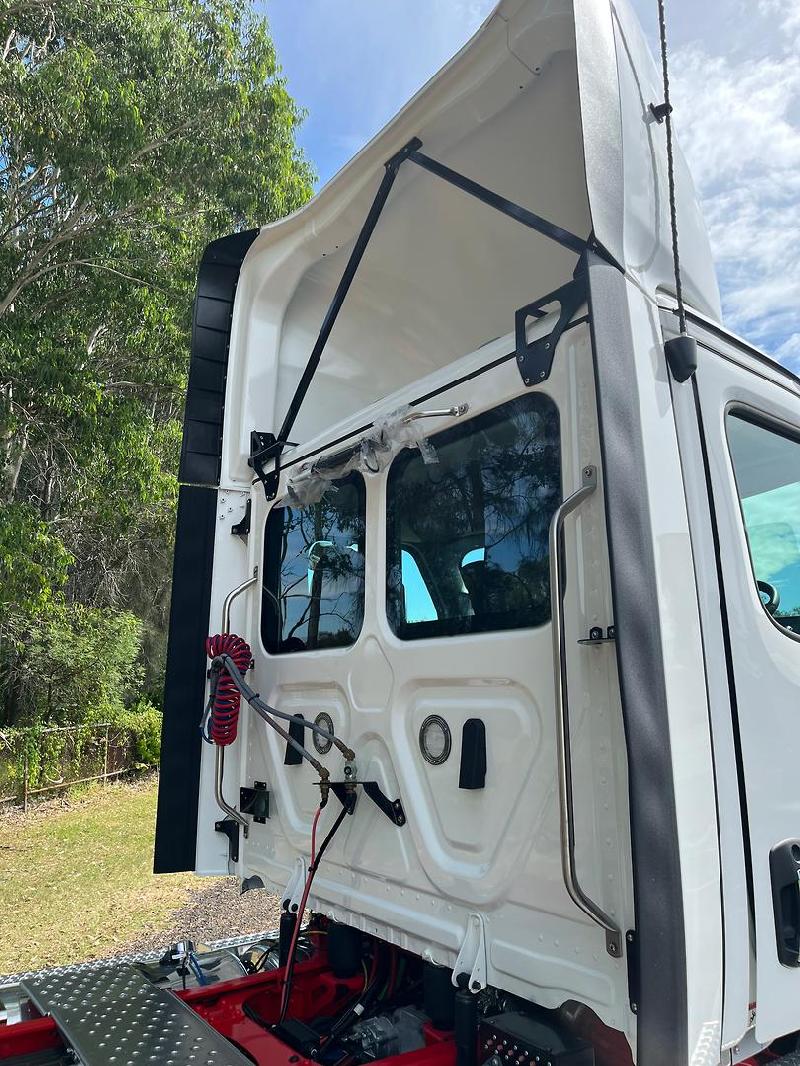 2024 Freightliner Cascadia 116 