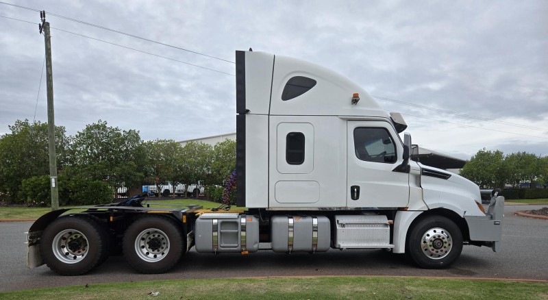 2021 Freightliner Cascadia 126 PRIME MOVER 