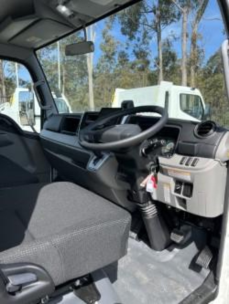 2025 Fuso Canter 515 Wide 