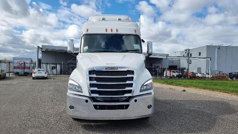2024 Freightliner Cascadia 116 