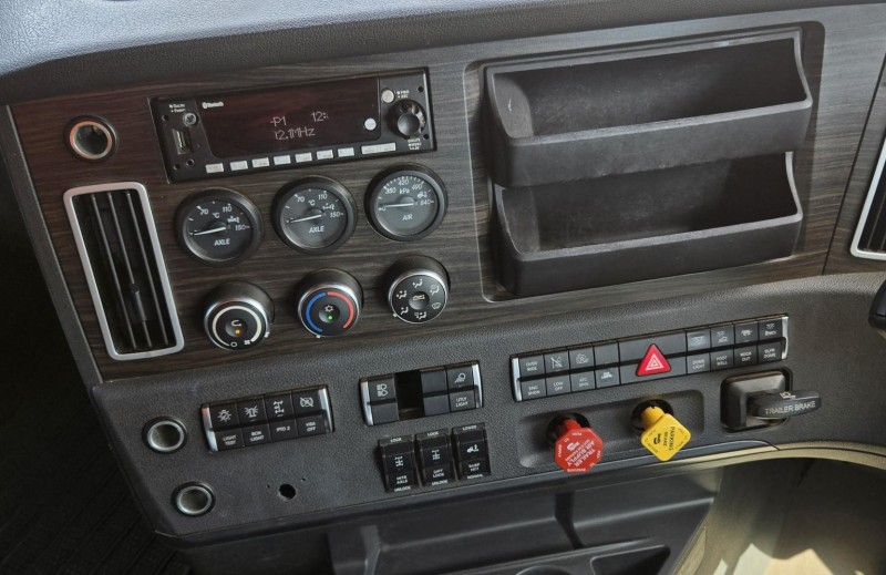 2021 Freightliner Cascadia 126 