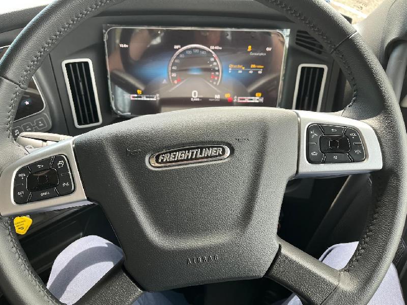 2024 Freightliner Cascadia 116 