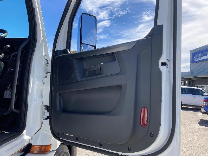 2024 Freightliner Cascadia 116 Tipper