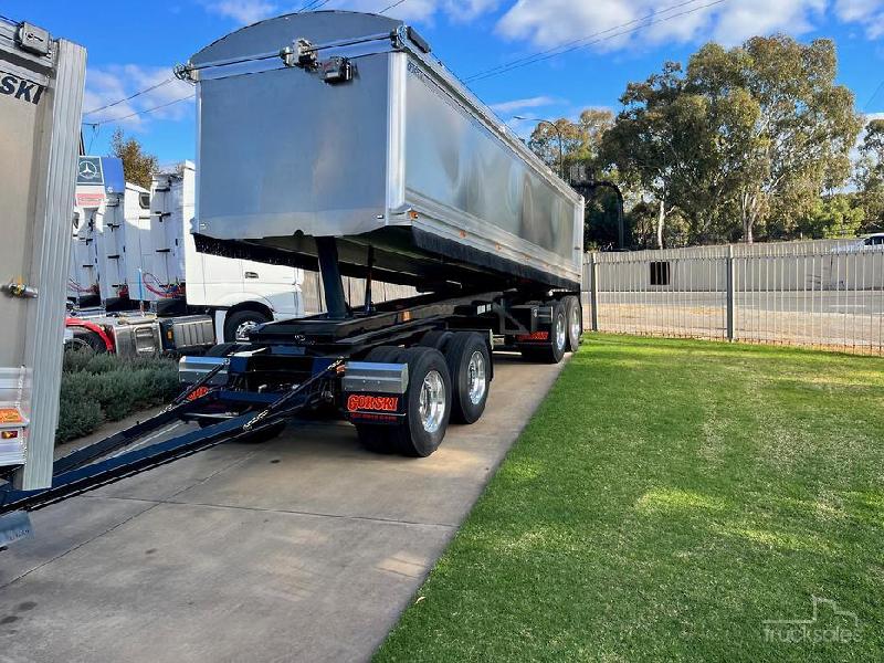 2024 Freightliner Cascadia 126 Tipper 